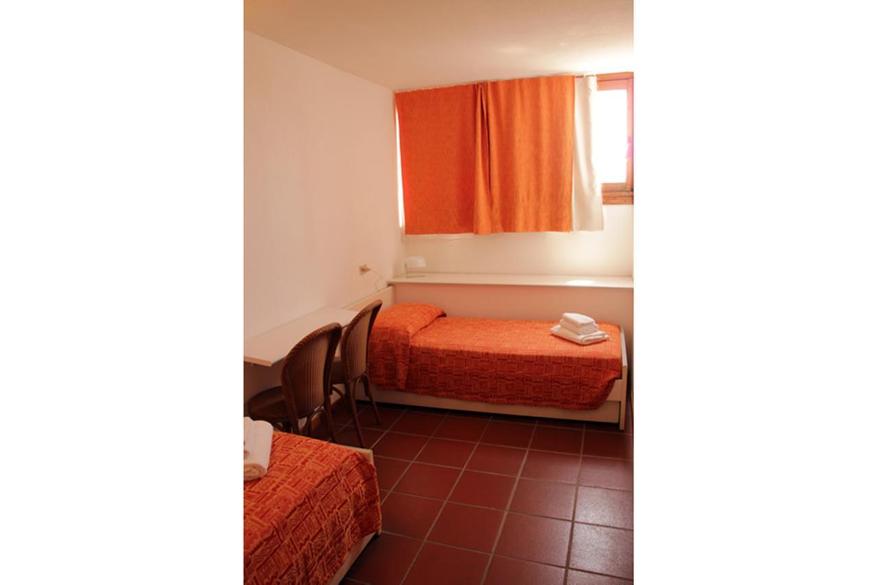 Residence Portolaconia Appartamenti Cannigione Habitación foto