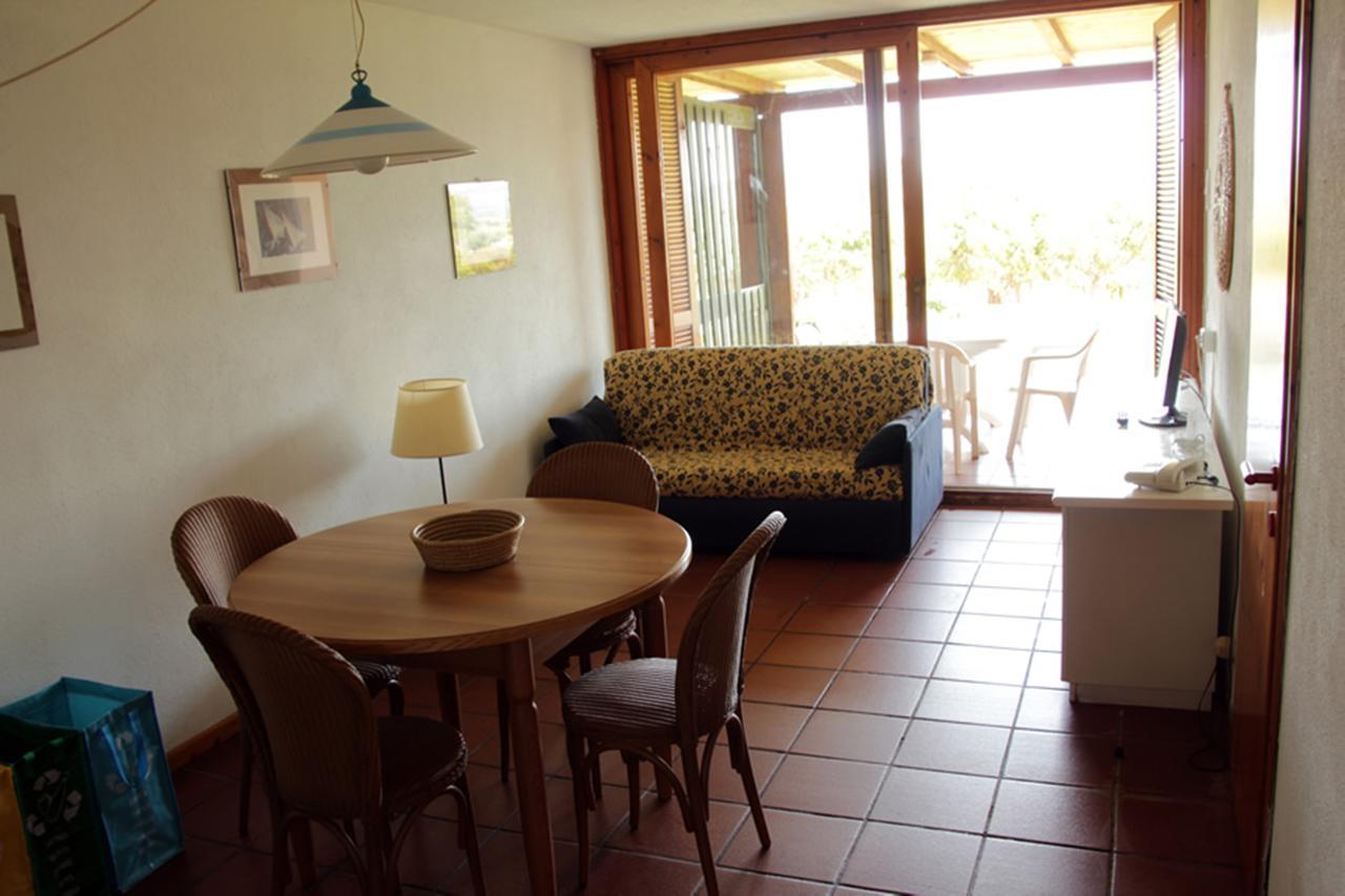 Residence Portolaconia Appartamenti Cannigione Habitación foto
