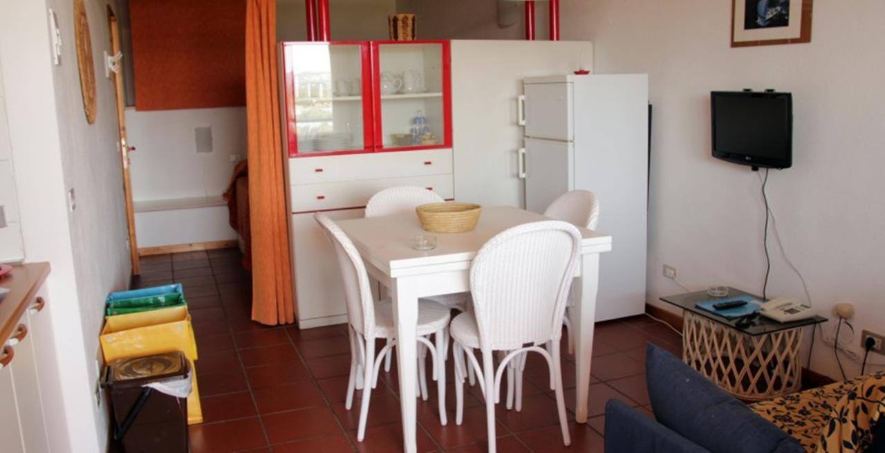 Residence Portolaconia Appartamenti Cannigione Habitación foto